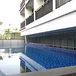 Relaxing Studio Near Itb At Beverly Dago Apartment By Travelio