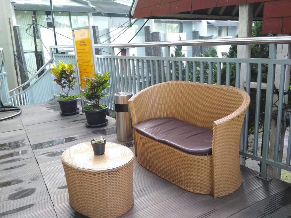 Relaxing Near Itb At Beverly Dago By Travelio Apartemen *